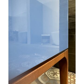 Abverkauf Ausstellungss. Badm&ouml;belset SUITE, inkl. Halbeinbau-WT Skin, Waschtischpl. Solid wei&szlig; ma., Waschtischunterschr. mit 1 Auszug &amp; 1 int. Schubl., inkl. Matte &amp; Einteilung, Korpus &amp; Front: Lacc. Luc. Blu Marino, Holzfu&szlig;ge. Frass. Miele, 890x485x516mm