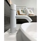 Abverkauf Ausstellungss. Badmöbelset SUITE, inkl. Halbeinbau-WT Skin, Waschtischpl. Solid weiß ma., Waschtischunterschr. mit 1 Auszug & 1 int. Schubl., inkl. Matte & Einteilung, Korpus & Front: Lacc. Luc. Blu Marino, Holzfußge. Frass. Miele, 890x485x516mm